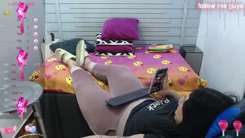 Snapshot of evelin_zaens chatting on 8, 2, 2025 evelin zaens online show from 8, 2, 2025