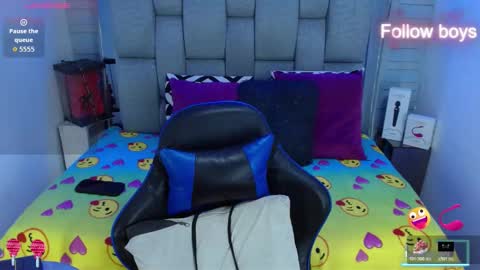 Snapshot of evelin_zaens chatting on 24, 10, 2025 evelin zaens online show from 24, 10, 2025