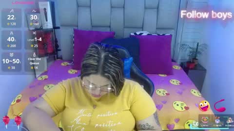 Snapshot of evelin_zaens chatting on 30, 10, 2025 evelin zaens online show from 30, 10, 2025