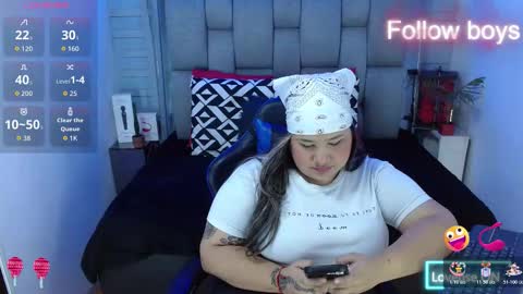 Snapshot of evelin_zaens chatting on 12, 11, 2025 evelin zaens online show from 12, 11, 2025