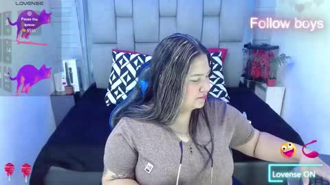 Snapshot of evelin_zaens chatting on 17, 11, 2025 evelin zaens online show from 17, 11, 2025