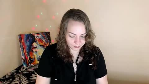 Snapshot of evelineli chatting on 18, 9, 2025 Lydia online show from 18, 9, 2025