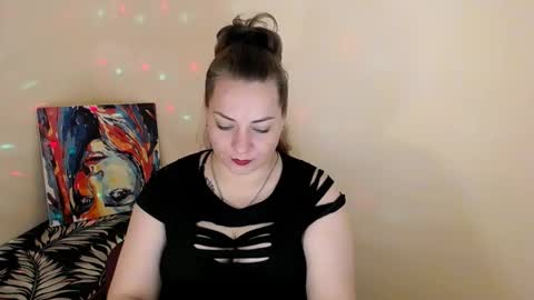 Snapshot of evelineli chatting on 22, 9, 2025 Lydia online show from 22, 9, 2025