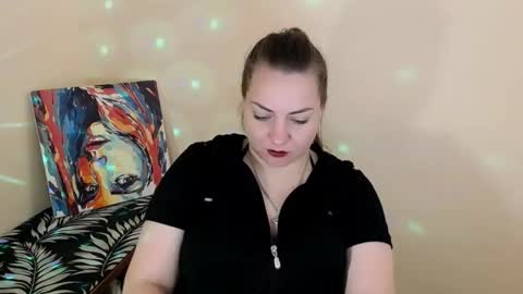 Snapshot of evelineli chatting on 9, 10, 2025 Lydia online show from 9, 10, 2025