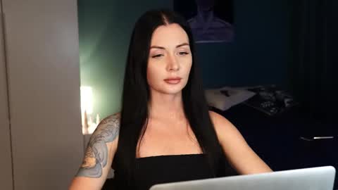 Snapshot of evelingoddess chatting on 21, 10, 2025 your Love online show from 21, 10, 2025