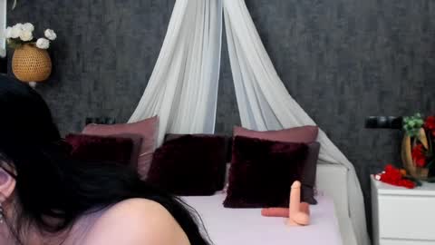 evellynereys online show from 5, 2, 2025