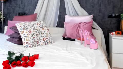 evellynereys online show from 13, 2, 2025