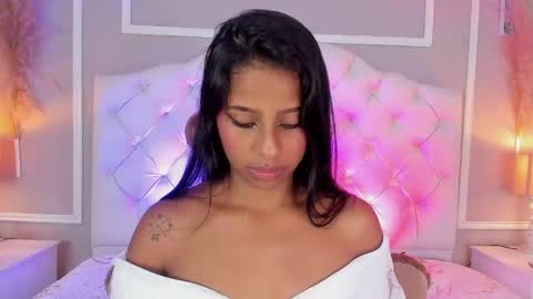 Snapshot of evelyn__ebony chatting on 12, 12, 2024 evelyn ebony online show from 12, 12, 2024