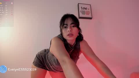 Snapshot of evelyn_evelyn chatting on 18, 1, 2025 evelyn evelyn online show from 18, 1, 2025