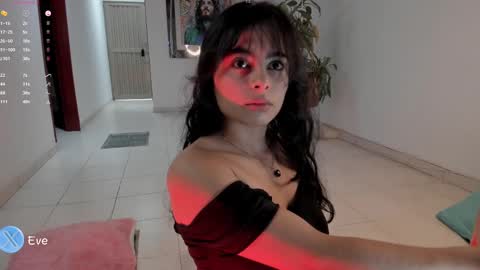 Snapshot of evelyn_evelyn chatting on 10, 3, 2025 evelyn evelyn online show from 10, 3, 2025