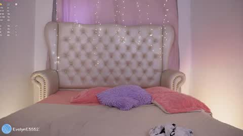 Snapshot of evelyn_evelyn chatting on 19, 5, 2026 evelyn evelyn online show from 19, 5, 2026