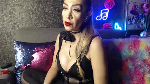 Snapshot of evelynagrey chatting on 8, 1, 2025 EvelynaGrey online show from 8, 1, 2025
