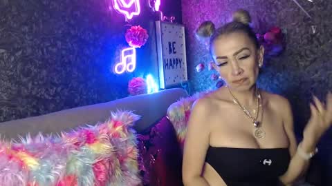 Snapshot of evelynagrey chatting on 18, 1, 2025 EvelynaGrey online show from 18, 1, 2025