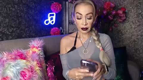 Snapshot of evelynagrey chatting on 20, 1, 2025 EvelynaGrey online show from 20, 1, 2025