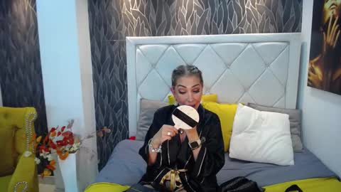 Snapshot of evelynagrey chatting on 24, 2, 2025 EvelynaGrey online show from 24, 2, 2025