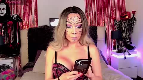 Snapshot of evelynagrey chatting on 23, 10, 2025 EvelynaGrey online show from 23, 10, 2025