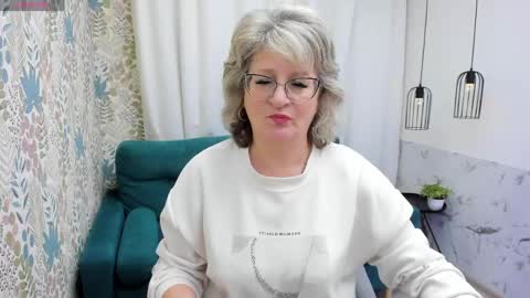 Evelyn online show from 19, 5, 2026