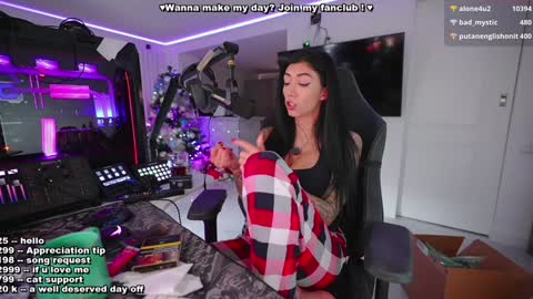 Snapshot of evelyne92 chatting on 27, 12, 2024 Evelyne online show from 27, 12, 2024