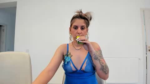 evelynevyyy online show from 17, 3, 2026