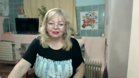 Snapshot of evelynloveshy chatting on 17, 1, 2025 BarbaraBlondy online show from 17, 1, 2025