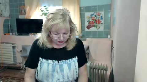 Snapshot of evelynloveshy chatting on 18, 1, 2025 BarbaraBlondy online show from 18, 1, 2025