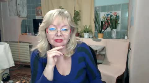 Snapshot of evelynloveshy chatting on 20, 1, 2025 BarbaraBlondy online show from 20, 1, 2025