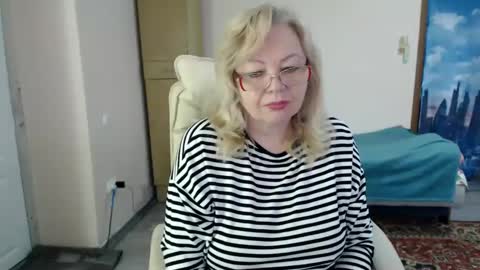 Snapshot of evelynloveshy chatting on 4, 2, 2025 BarbaraBlondy online show from 4, 2, 2025