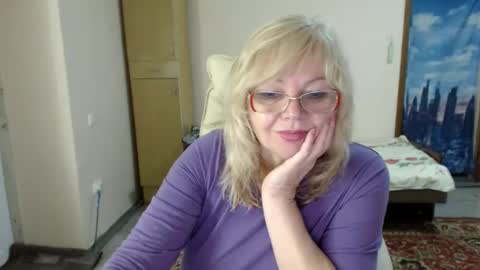 Snapshot of evelynloveshy chatting on 7, 2, 2025 BarbaraBlondy online show from 7, 2, 2025