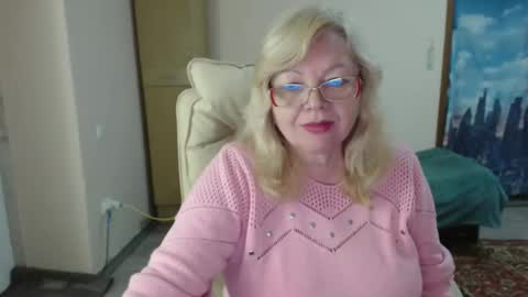 Snapshot of evelynloveshy chatting on 10, 2, 2025 BarbaraBlondy online show from 10, 2, 2025