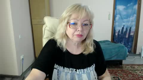 Snapshot of evelynloveshy chatting on 14, 2, 2025 BarbaraBlondy online show from 14, 2, 2025