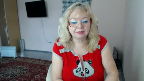 Snapshot of evelynloveshy chatting on 22, 2, 2025 BarbaraBlondy online show from 22, 2, 2025