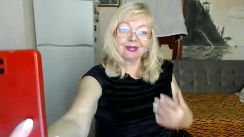 Snapshot of evelynloveshy chatting on 10, 10, 2025 BarbaraBlondy online show from 10, 10, 2025