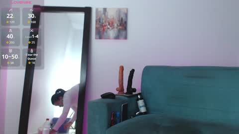 Evelyn martinez  online show from 7, 4, 2026