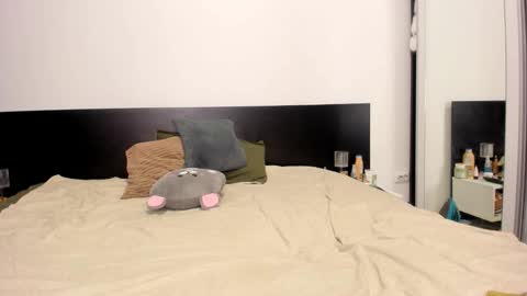 Evelyne online show from 6, 3, 2026