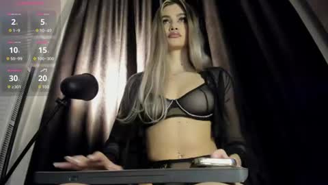 Snapshot of evelynvlove chatting on 29, 6, 2026 Evelynvlove online show from 29, 6, 2026