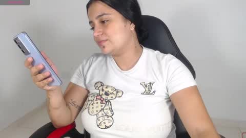 Snapshot of evemilk chatting on 20, 12, 2024 evelin 3 online show from 20, 12, 2024