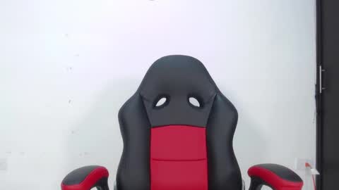 Snapshot of evemilk chatting on 2, 2, 2025 evelin 3 online show from 2, 2, 2025