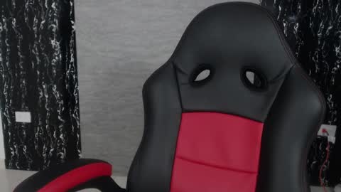 Snapshot of evemilk chatting on 1, 3, 2025 evelin 3 online show from 1, 3, 2025