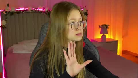 Snapshot of evemundie chatting on 3, 11, 2025 Eve online show from 3, 11, 2025