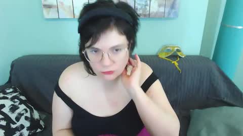 Everly online show from 18, 2, 2025