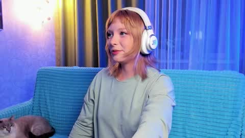 Snapshot of eves_eyes chatting on 28, 10, 2025 Forget me not eve on CB online show from 28, 10, 2025