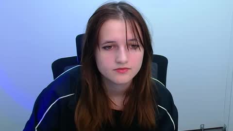 Snapshot of evie_leee chatting on 8, 11, 2025 Evie online show from 8, 11, 2025