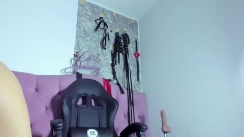 Snapshot of evil_sammy chatting on 20, 9, 2025 Mistress Sammy online show from 20, 9, 2025