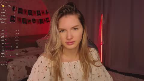 Snapshot of evilyn_next_door chatting on 1, 11, 2025 Evelyn online show from 1, 11, 2025