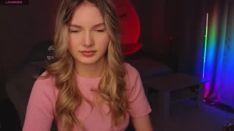 Evelyn online show from 22, 11, 2025