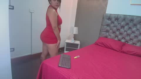 evonnymuse online show from 17, 4, 2026