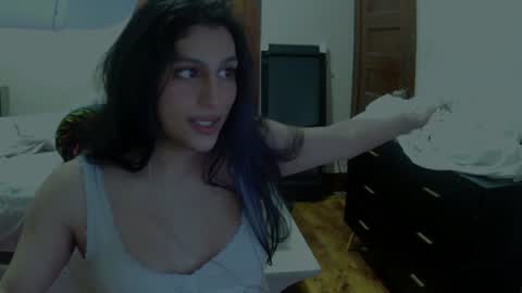 Avelyn Evynia online show from 3, 8, 2026