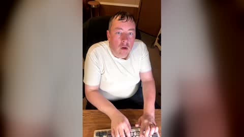 excitedwaffles online show from 25, 4, 2026