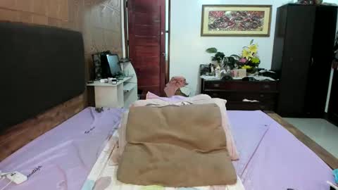 voloptous mommy angel online show from 15, 2, 2026