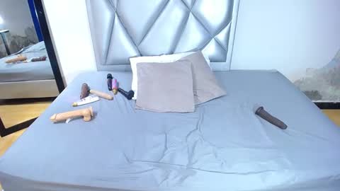 exotic_karmella online show from 4, 3, 2025